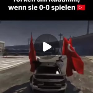 "WM geht wieder los und alle Berliner freuen sich darum #türkei #deutschememes #Berlin #kudamm #fyp"
