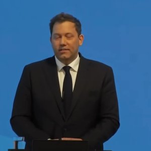 Hey Lars, erzähl mal einen Witz