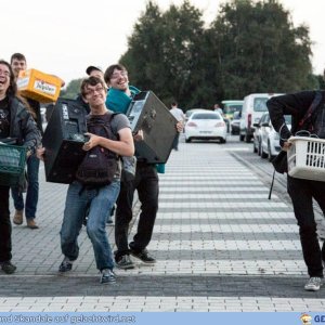 Die Burschen auf dem Weg zur Lachcon