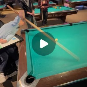 Skeletor beim Billard