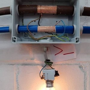 Ein unvorsichtiger Elektriker...
