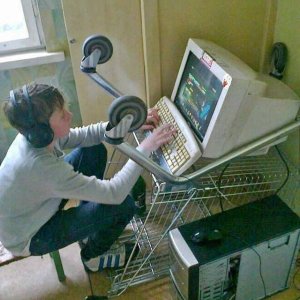 Neuer Computertisch für nur 1€