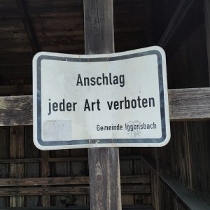 Traurige Terroristengeräusche