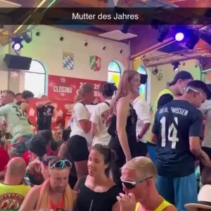 Mit Baby am Ballermann