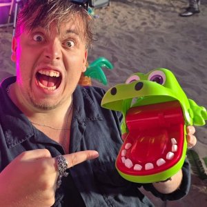 @Backsteinkartoffel, wenn jemand fragt, wer schon wieder den DL-Thread versperrt hat
