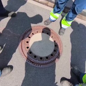 Er wollte nur seine Ruhe aber die Weiber nerven schon wieder