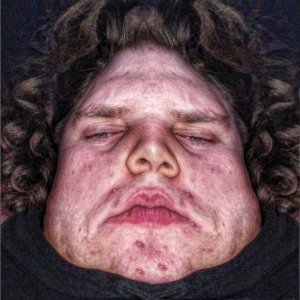 TWRK2zY.jpg